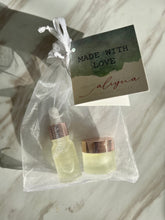 Load image into Gallery viewer, Turmeric and Vitamin C Mini Set - 10 ml serum &amp; 10 ml moisturizer
